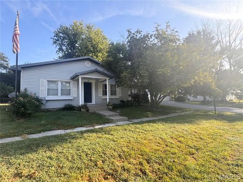 109 W 6th St, New London, MO, 63459-1135 | Card Image