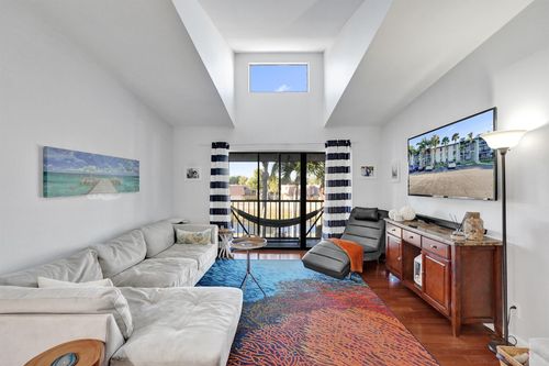d3-1008 Green Pine Blvd, West Palm Beach, FL, 33409-7018 | Card Image