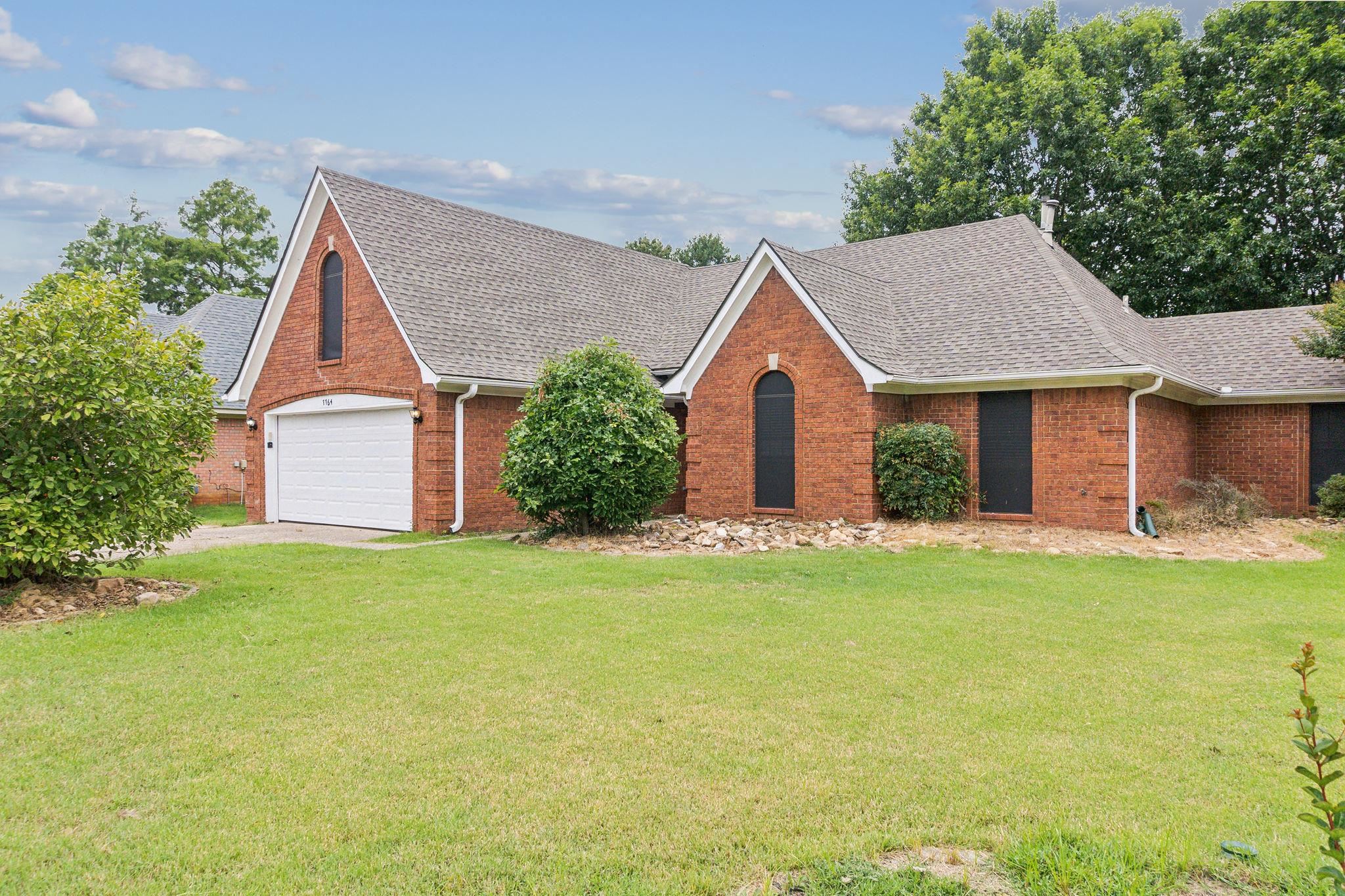 Shadow Glen Ln, Bartlett, TN 38002