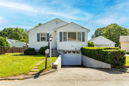 111 Belgium St, Cranston, RI, 02920-6403 | Card Image