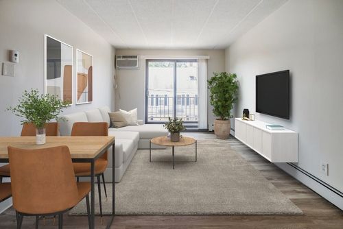 apt-21-33 Middle St, Waltham, MA, 02451-4422 | Card Image