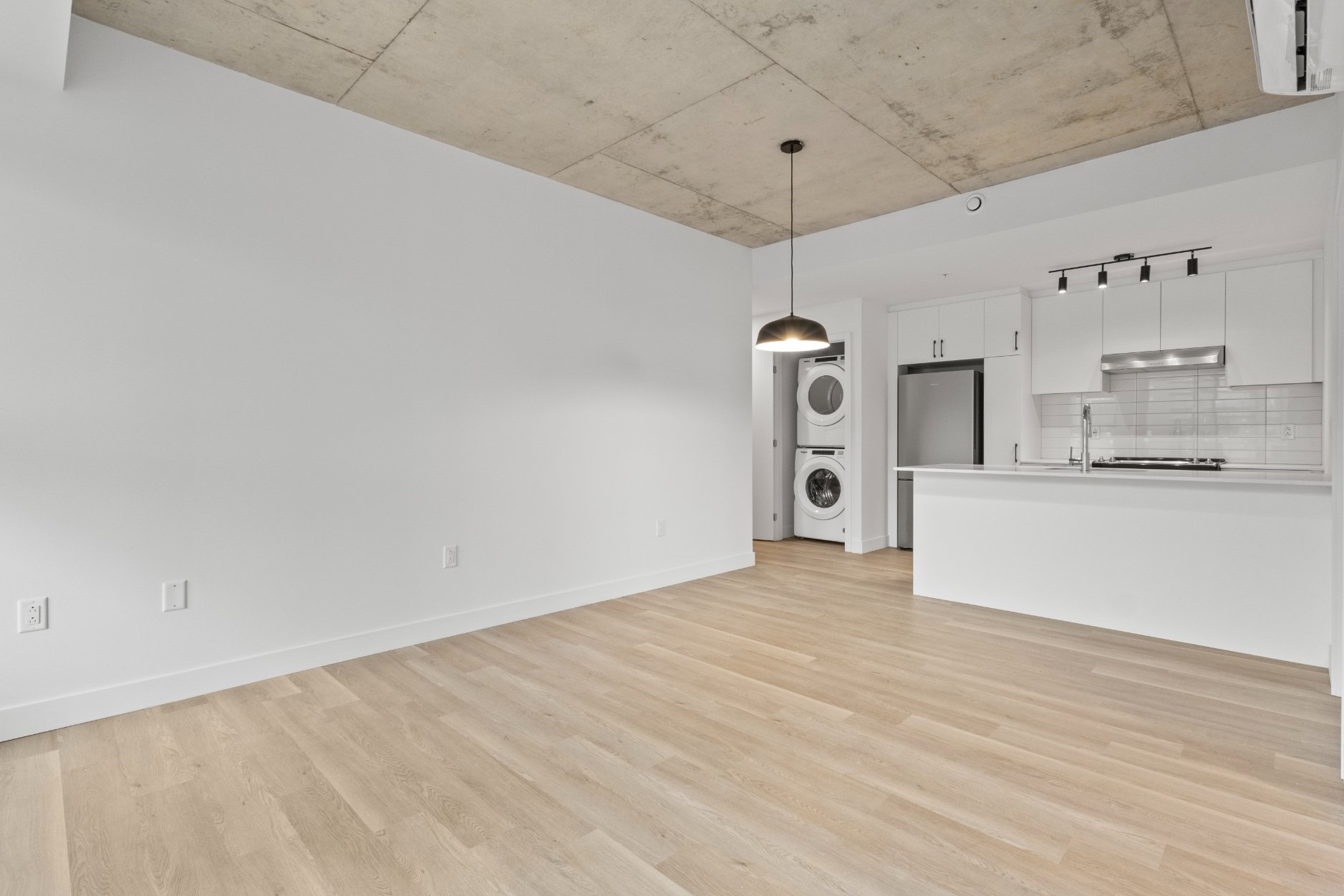 Residential Lease in Montréal (Côte-des-Neiges/Notre-Dame-de-Grâce) 2