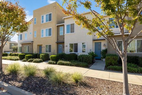 3216 Bridgeway Dr, Rancho Cordova, CA, 95670-8016 | Card Image