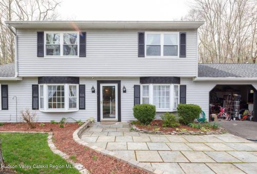 41 Park Dr, Woodstock, NY, 12498-1728 | Card Image