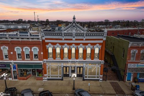 11 Benton Ave E, Albia, IA, 52531-2032 | Card Image