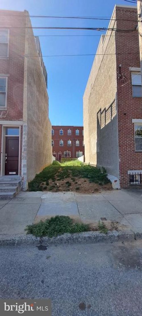 2050 Ellsworth St, PHILADELPHIA, PA, 19146-2826 | Card Image