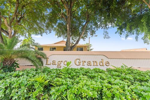 apt-12-2450 W 67th Pl, Hialeah, FL, 33016-7816 | Card Image