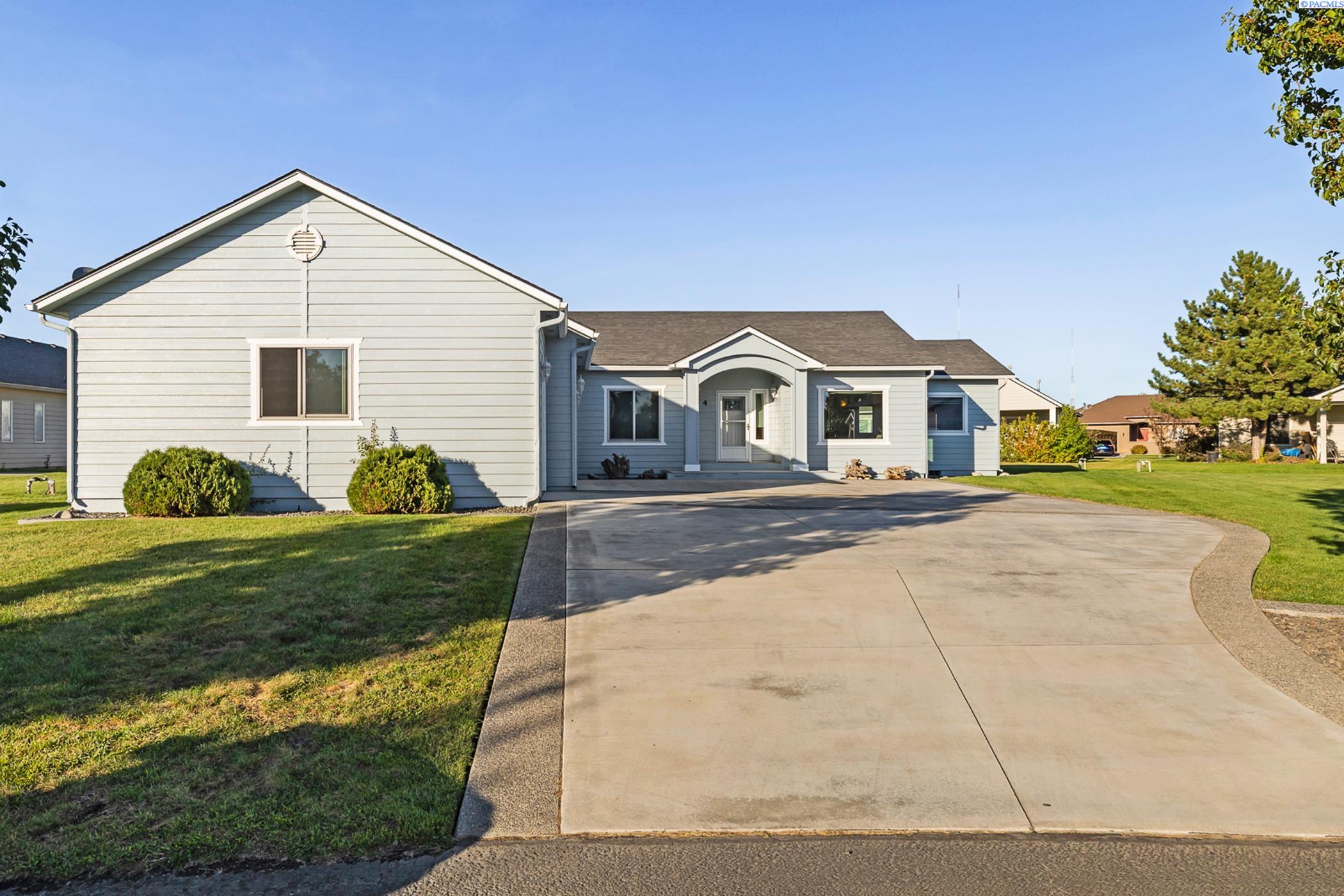 Hollyhock Ct, Pasco, WA 99301