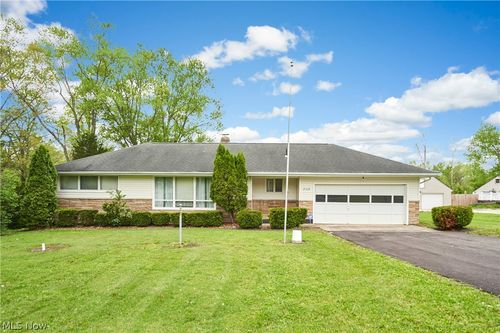 2964 Harris Avenue, Norton, OH, 44203 | Card Image