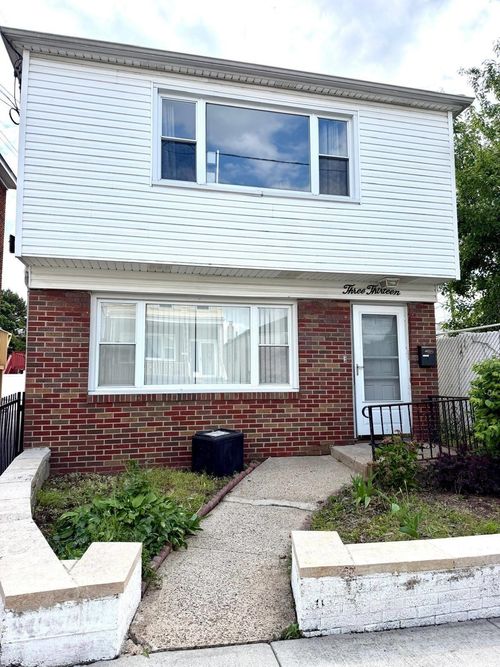 2-313 Clarendon St, Secaucus, NJ, 07094-3313 | Card Image