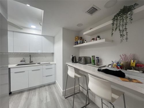 212-4900 N Ocean Blvd, Lauderdale By The Sea, FL, 33308-2930 | Card Image