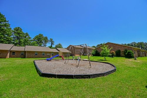 400 Pine Burr Ln, Kilgore, TX, 75662-2376 | Card Image
