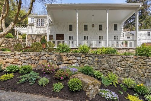 291 Roaring Brook Rd, Chappaqua, NY, 10514-1714 | Card Image