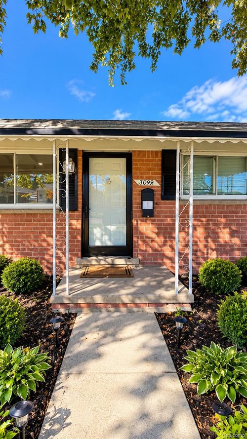 30991 Sutherland Ave, Warren, MI, 48088-5861 | Card Image