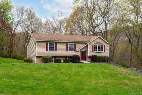 25 Boswell Rd, Putnam Valley, NY, 10579-2810 | Card Image