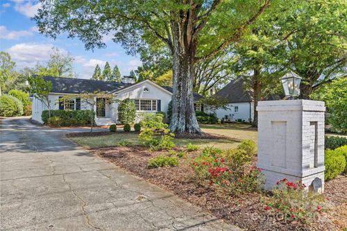 2821 Sharon Rd, Charlotte, NC, 28211-2127 | Card Image