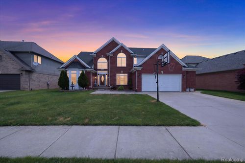 48166 Ellington Dr, Macomb, MI, 48044-2279 | Card Image
