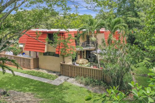 c-8105 Severn Dr, Boca Raton, FL, 33433-8536 | Card Image