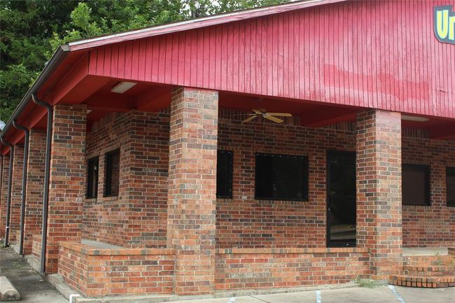 400 S Main St, House other with 2 bedrooms, 3 bathrooms and null parking in Jasper TX | Image 7