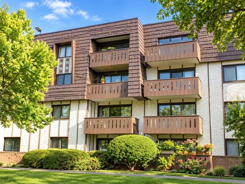 2302-13200 Heiden Cir, Lake Bluff, IL, 60044-1057 | Card Image