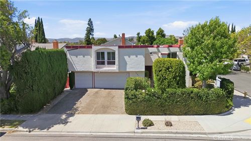 2355 Heywood St, Simi Valley, CA, 93065-3656 | Card Image