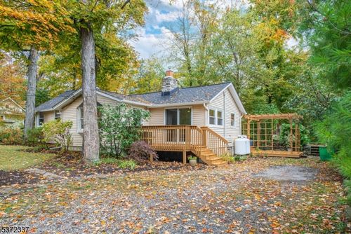 204 Winetka Rd, Highland Lakes, NJ, 07422-9607 | Card Image