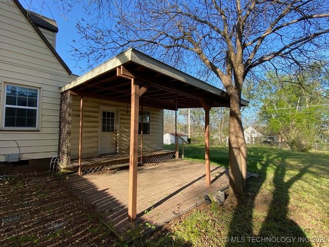 911 S 6 Th St, House other with 3 bedrooms, 3 bathrooms and null parking in Ponca City OK | Image 4