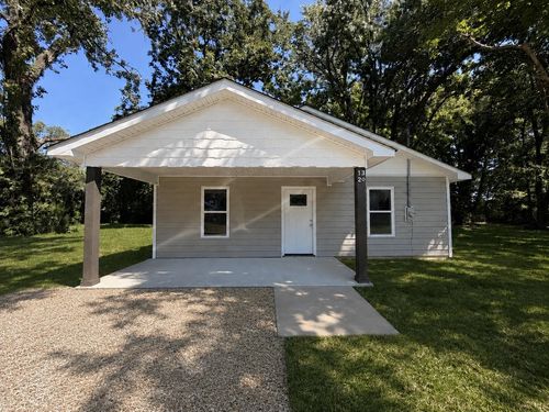 1320 Hornbrook St, Dyersburg, TN, 38024-4306 | Card Image