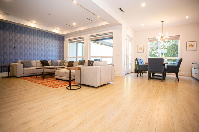 21661 Ridgeway Cres, House other with 8 bedrooms, 8 bathrooms and 6 parking in Maple Ridge BC | Image 7