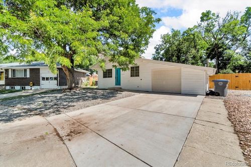 10 Juneau Place, Longmont, CO, 80504 | Card Image