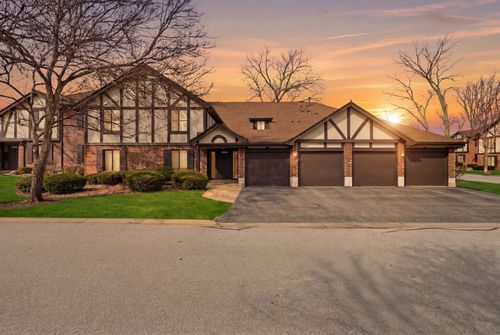 8a-8216 Mulberry Ct, Palos Hills, IL, 60465-2519 | Card Image