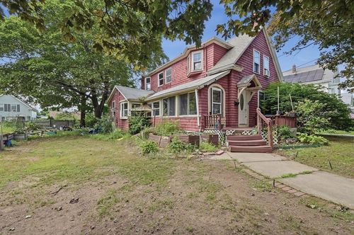 18 Linfield St, Holbrook, MA, 02343-1003 | Card Image