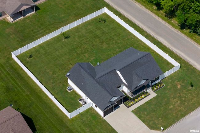 1209 Wildflower Ln, House other with 3 bedrooms, 2 bathrooms and null parking in Herrin IL | Image 25