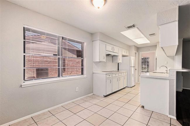 5514 Long Creek Ln, House other with 3 bedrooms, 2 bathrooms and 2 parking in Houston TX | Image 6
