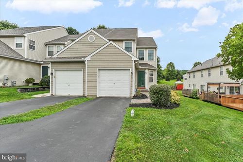214 Danielle Ln, COATESVILLE, PA, 19320-2788 | Card Image