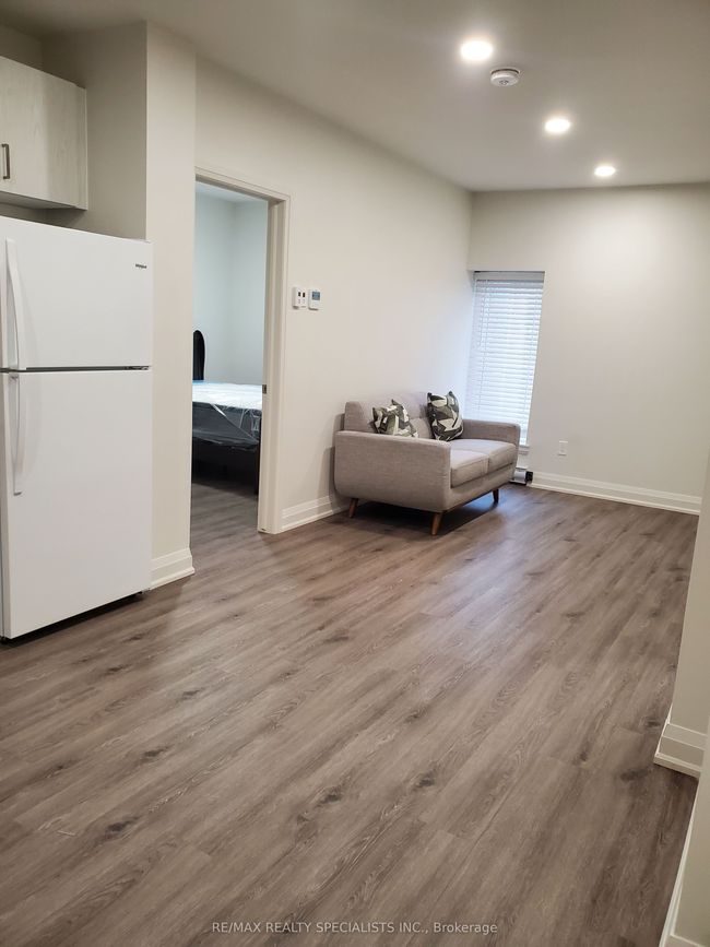 206 - 307 King St E, Condo with 2 bedrooms, 1 bathrooms and 1 parking in Hamilton ON | Image 5