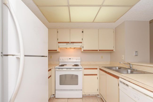 103 - 1540 Se Royal Green Cir, Condo with 2 bedrooms, 2 bathrooms and null parking in Port St. Lucie FL | Image 7