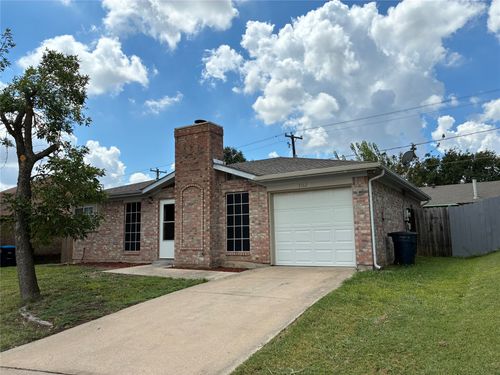 7162 Laurelhill Ct S, Fort Worth, TX, 76133-8115 | Card Image