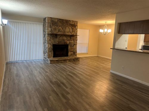 apt-61-17401 Red Oak Dr, Houston, TX, 77090-1260 | Card Image
