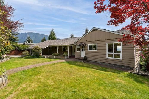 606 Hawstead Pl, West Vancouver, BC, V7S1T9 | Card Image