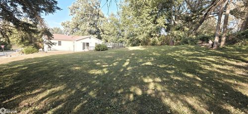 446 W O St, Forest City, IA, 50436-1141 | Card Image