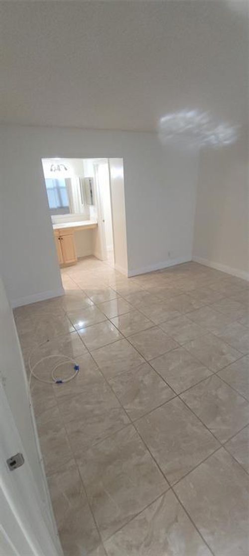 apt-102-9421 Evergreen Pl, Davie, FL, 33324-4309 | Card Image