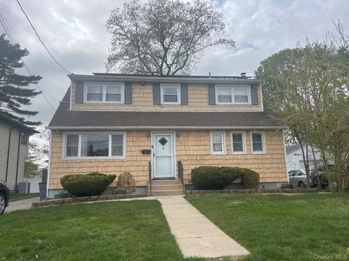 1425 Tadmor St, Merrick, NY, 11566-1027 | Card Image