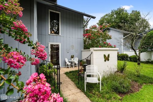 4 Foxhill Cir, Foxfire Village, NC, 27281-9712 | Card Image