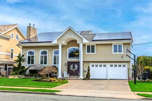 2883 Shore Dr, Merrick, NY, 11566-5220 | Card Image