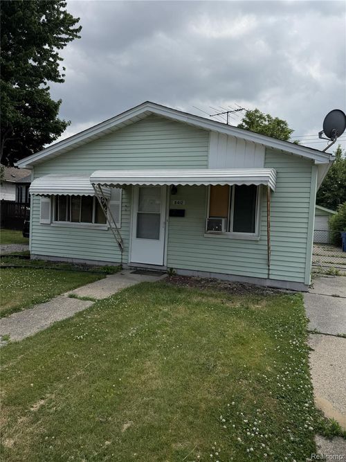8412 Stephens Rd, Warren, MI, 48089-1759 | Card Image