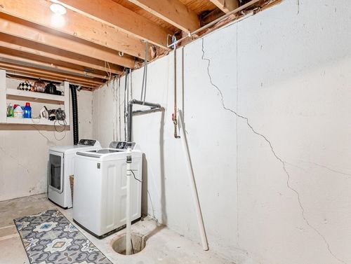 8512 E Scott St, Wichita, KS, 67210-1917 | Card Image