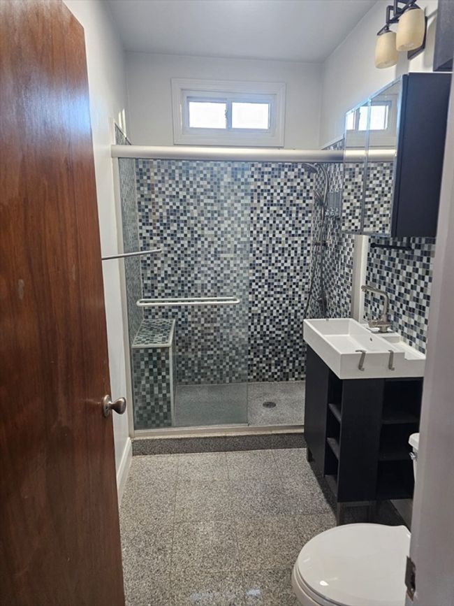APT-2 - 39 Oakwood St, Condo with 4 bedrooms, 2 bathrooms and null parking in Boston MA | Image 7