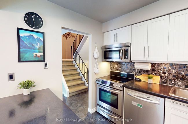 4 - 179 Ferguson Dr, Condo with 3 bedrooms, 2 bathrooms and 1 parking in Woodstock ON | Image 7