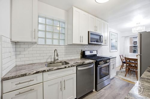 30-25 34th St, Astoria, NY, 11103-5101 | Card Image